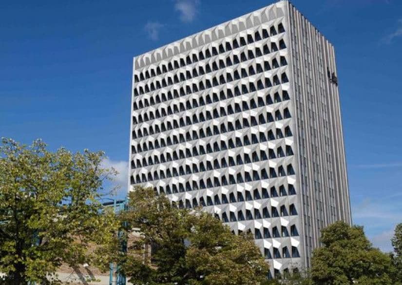 Darmstadt University of Applied Sciences campus with modern facilities and students learning.